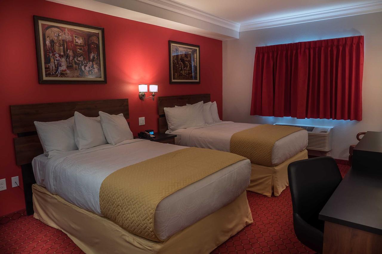 Skyline And Casino Hotel 3*
