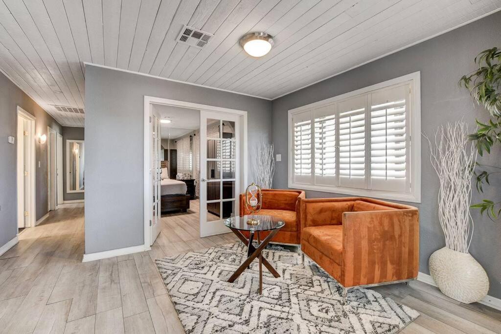 Resort-style Paradise W 2 Pools Holiday home Las Vegas