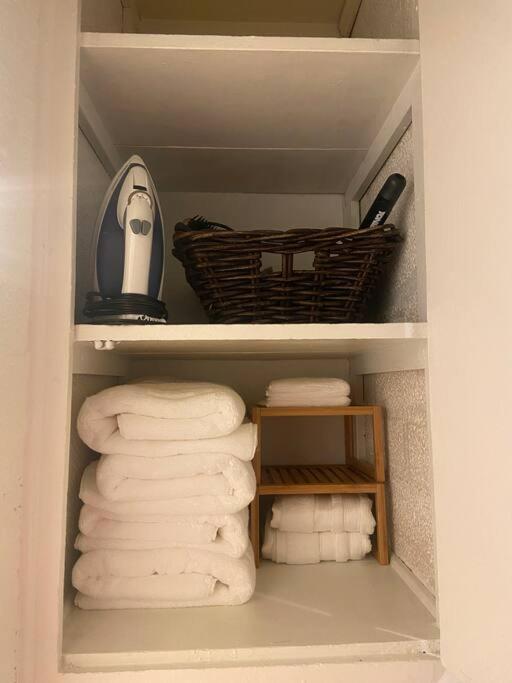 *free Parking Near Strip Cozy 2br Side: A Holiday home *