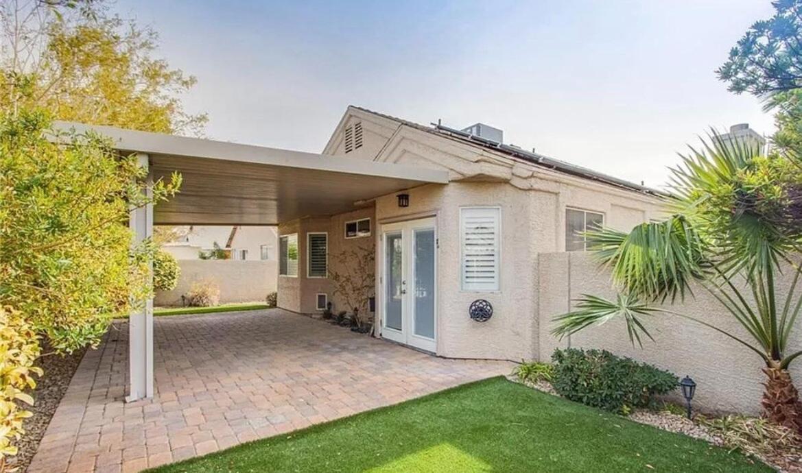 In Cheerful 2-bed House - Shared Bathroom Las Vegas