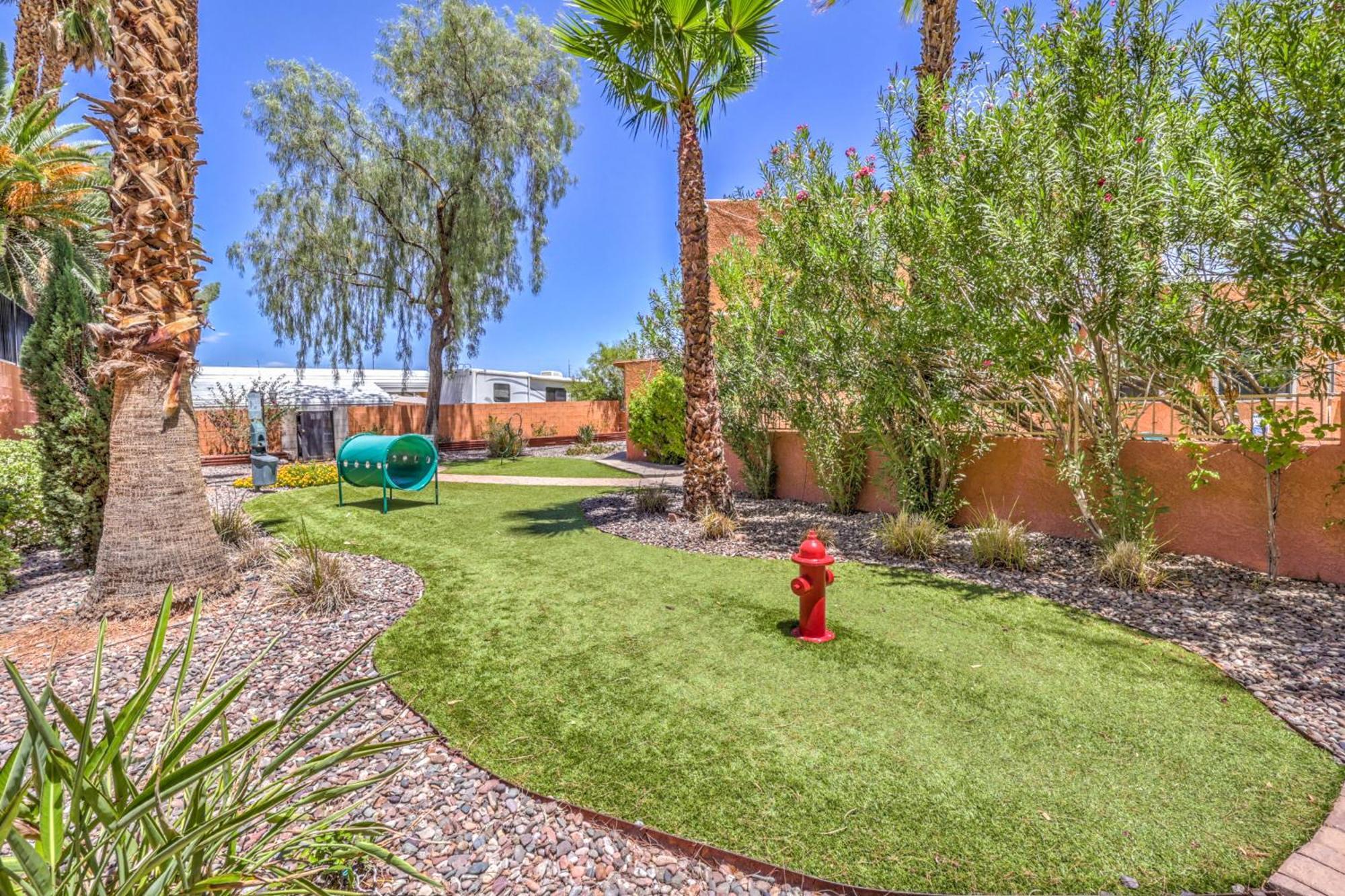 The Oasis At The Lakes Bed & Breakfast Las Vegas