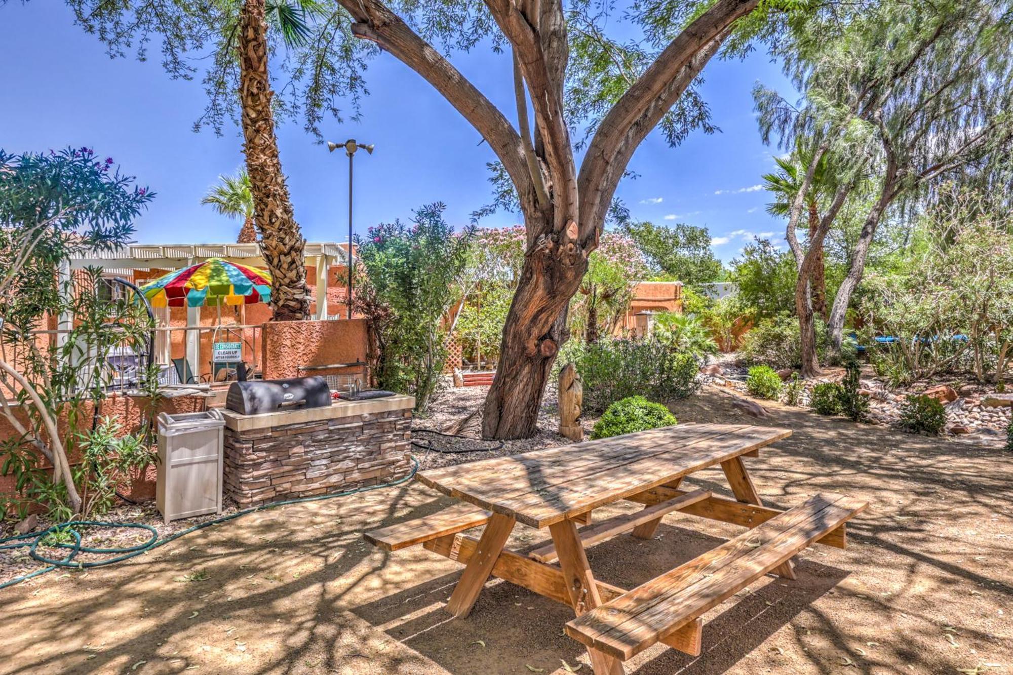 The Oasis At The Lakes Bed & Breakfast