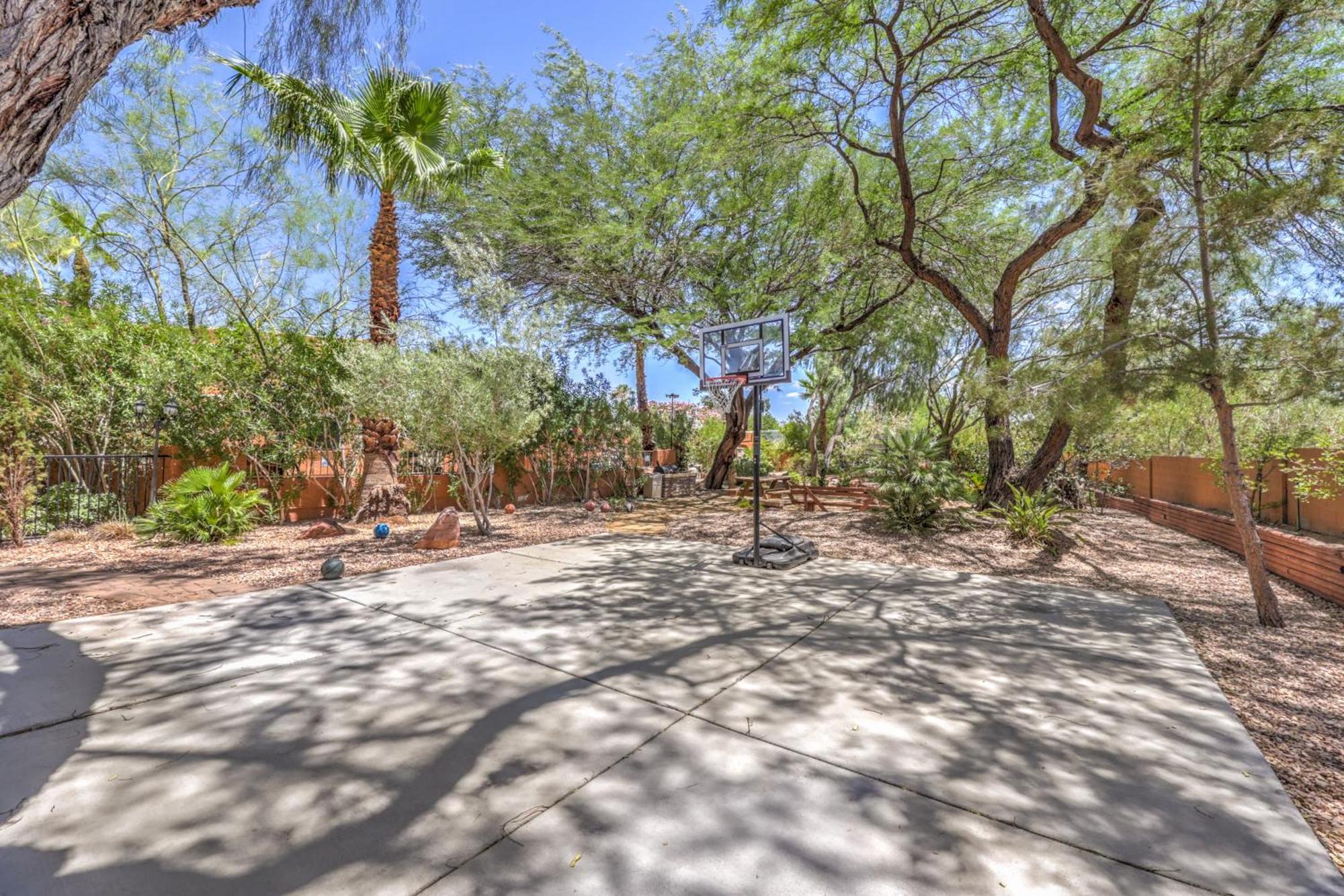 The Oasis At The Lakes Bed & Breakfast Las Vegas