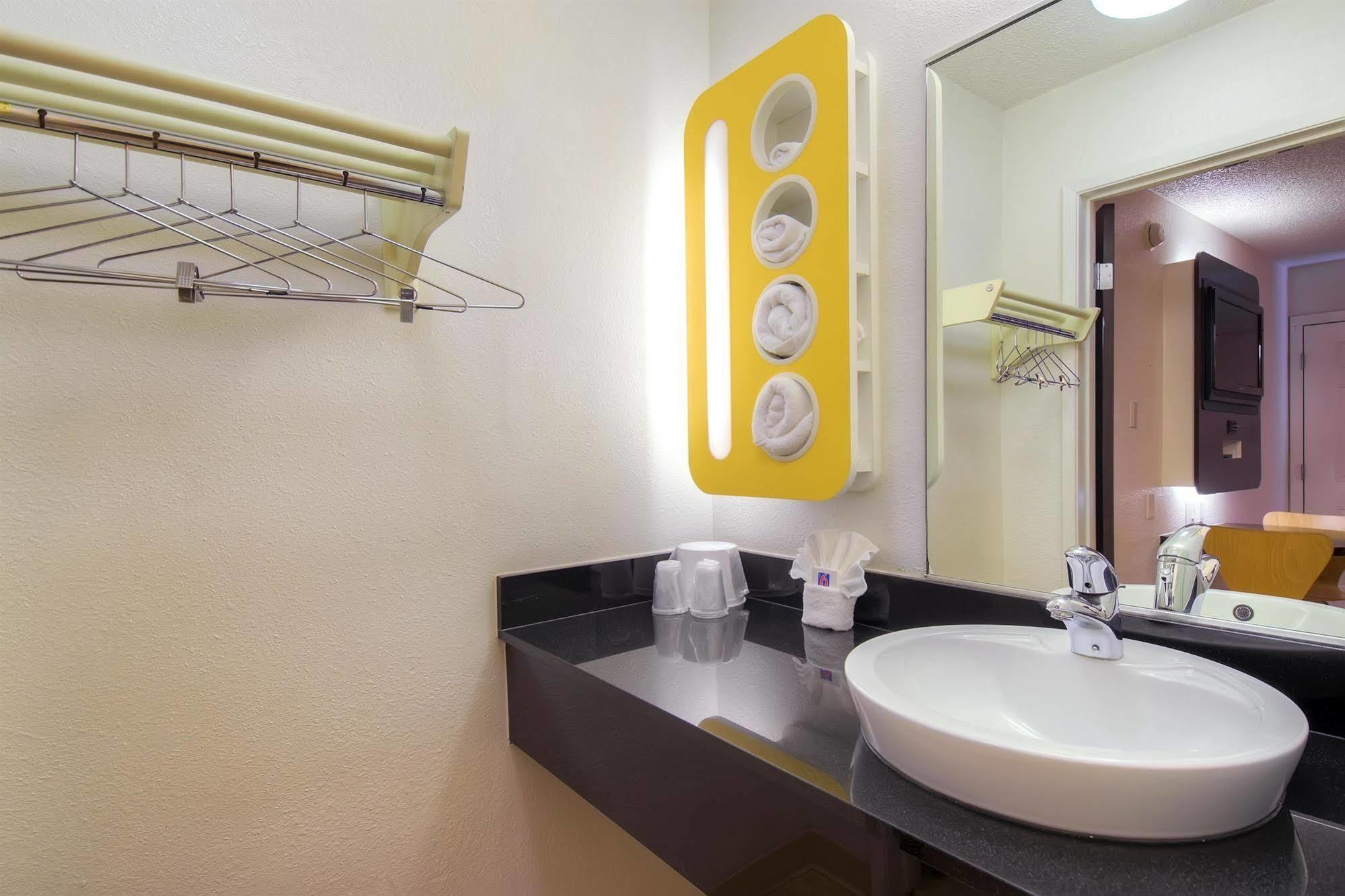 Studio 6 Suites Las Vegas, Nv - Tropicana 2*