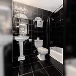 Artisan Hotel Boutique 523