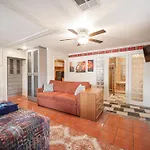16 Large Studio Apartment With Kitchenette