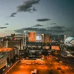 No Resort Fees-Mgm Stripview-Jacuzzi-Formula 1 Track View