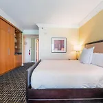 Five Star Trump Hotel No Resort And Cleaning Fees