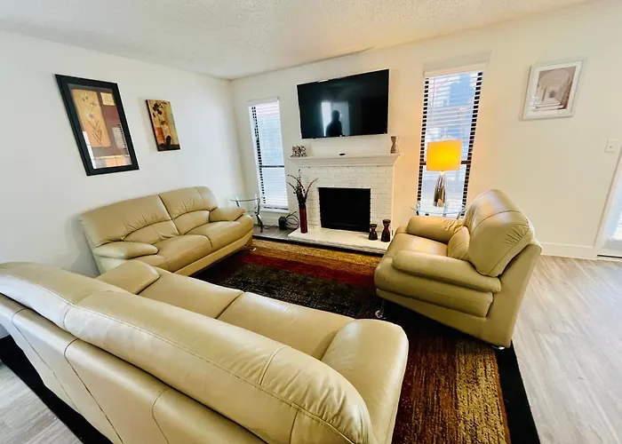 Cute 2 Bedroom 2 Bath 2 Mile Strip5