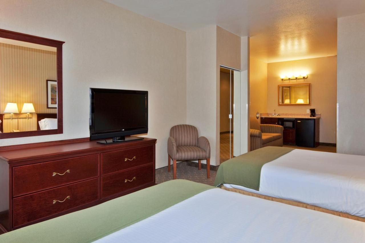 Holiday Express And - Henderson By Ihg Hotel