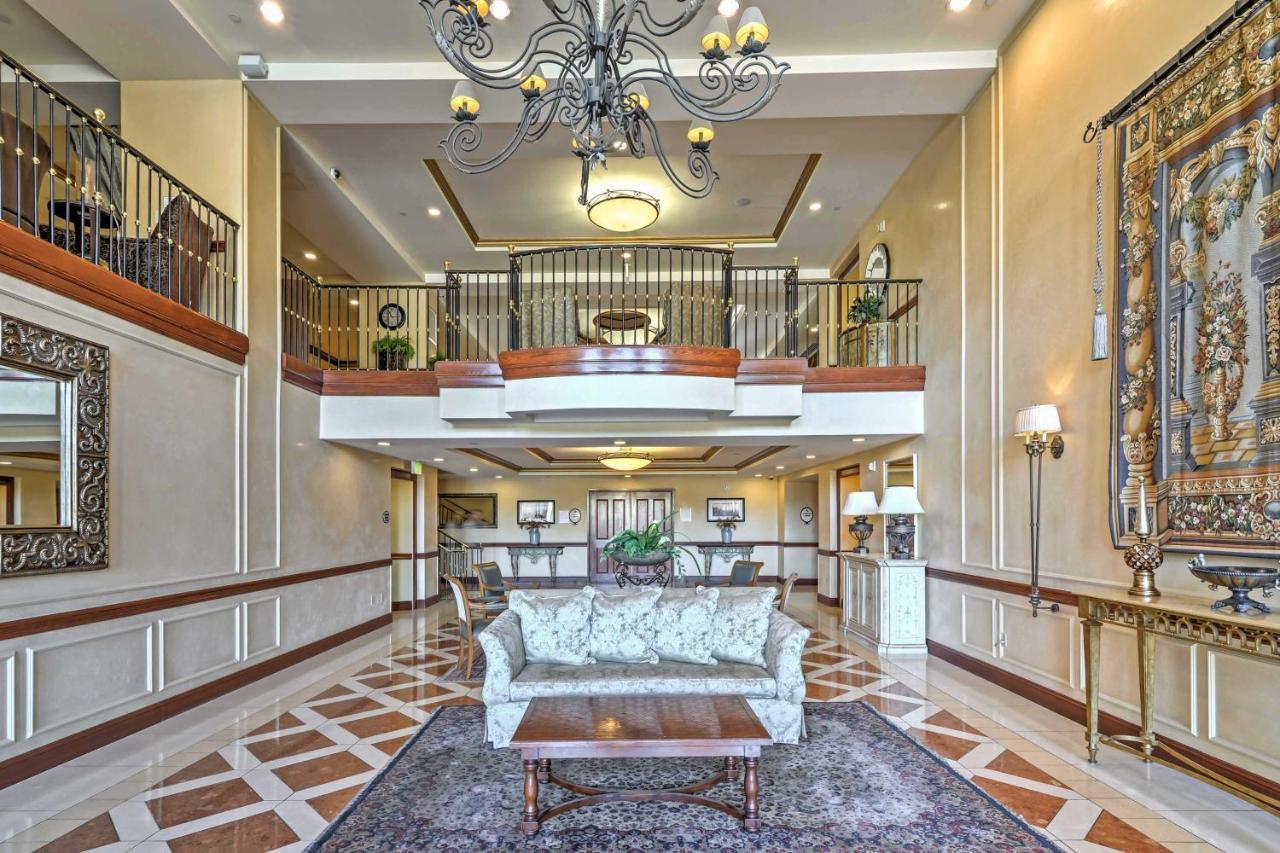 Apartment Vegas With Balcony, Amenities! *