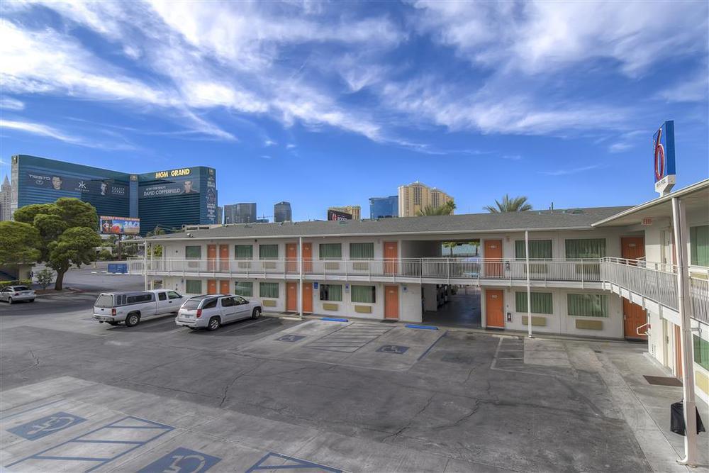6 Vegas, Nv - I-15 Stadium 2*