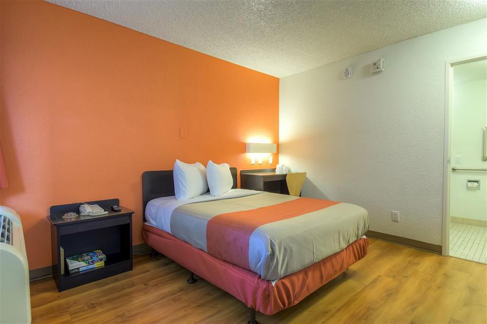 6 Vegas, Nv - I-15 Stadium 2* Las Vegas