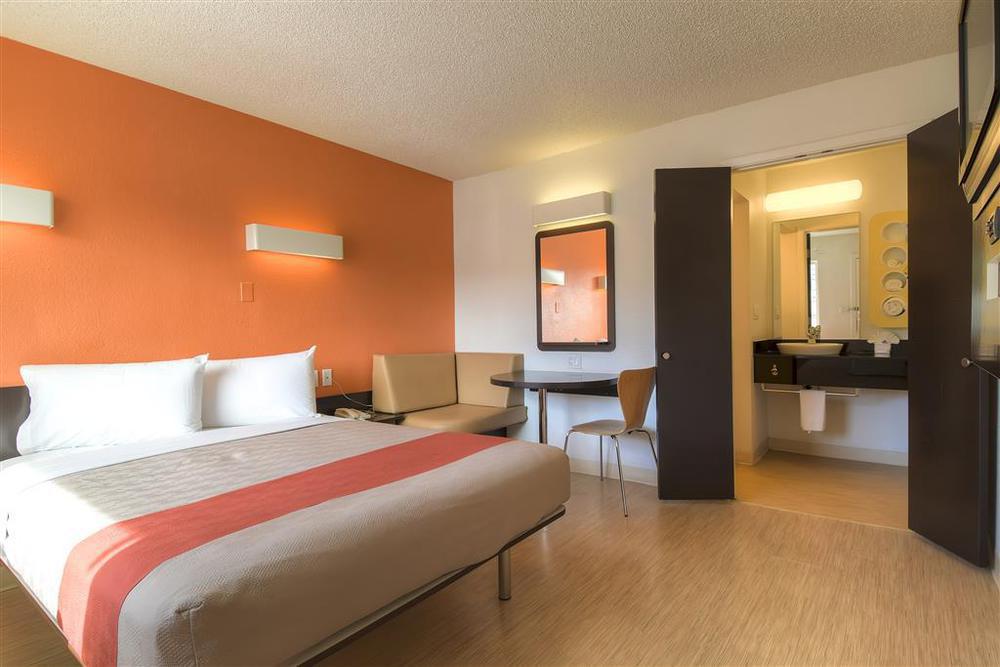 Hotel 6 Vegas, Nv - I-15 Stadium 2*