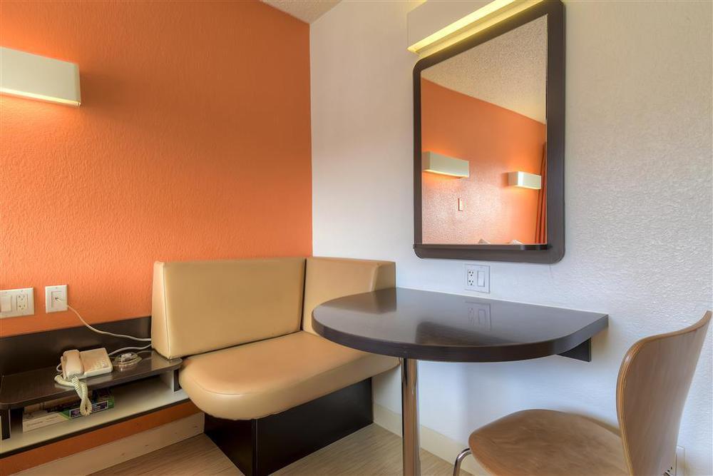 6 Vegas, Nv - I-15 Stadium Hotel 2*