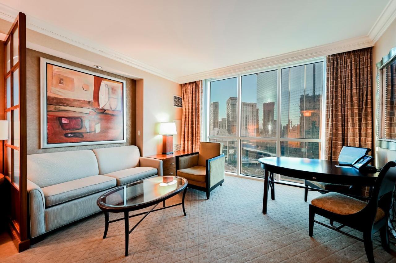 Two-bedroom Conjoined Studio W/balcony & Strip View At Signature