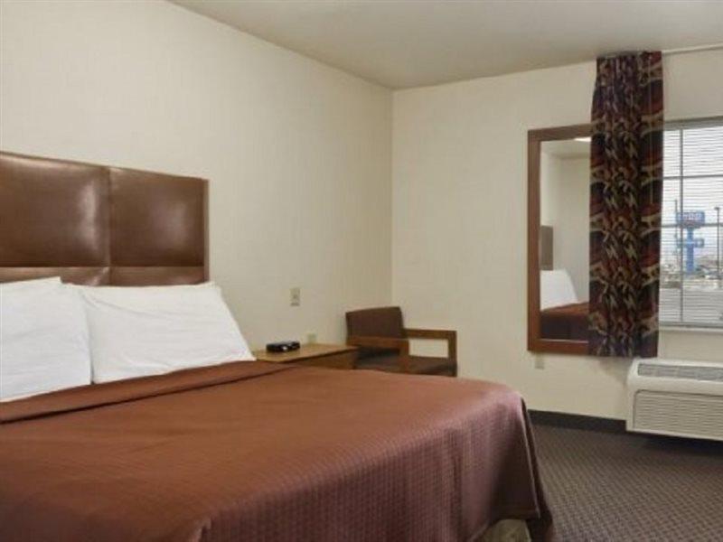 Howard Johnson Vegas / Near Nellis Afb Hotel 3*