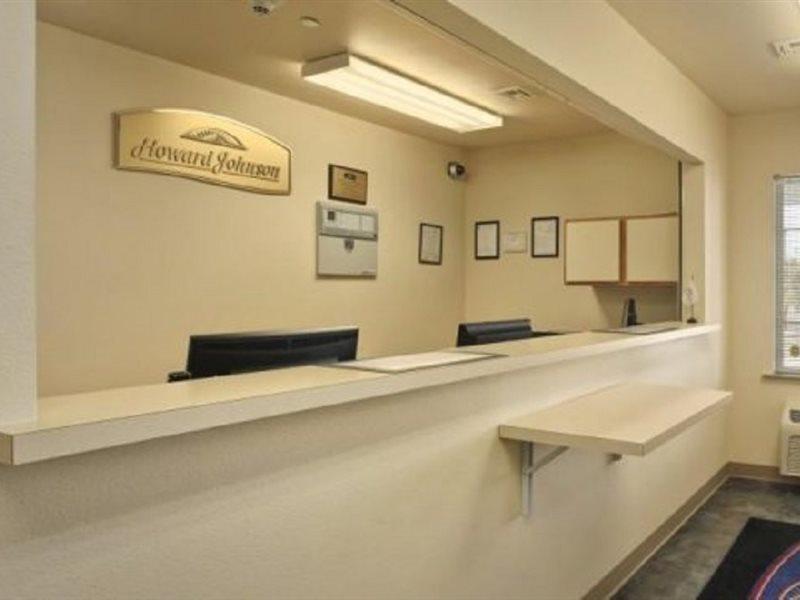 Hotel Howard Johnson Vegas / Near Nellis Afb