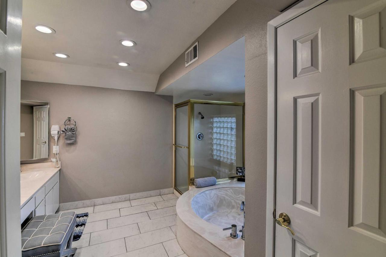 House With Pool And Hot Tub - 1 Mi To Strip!