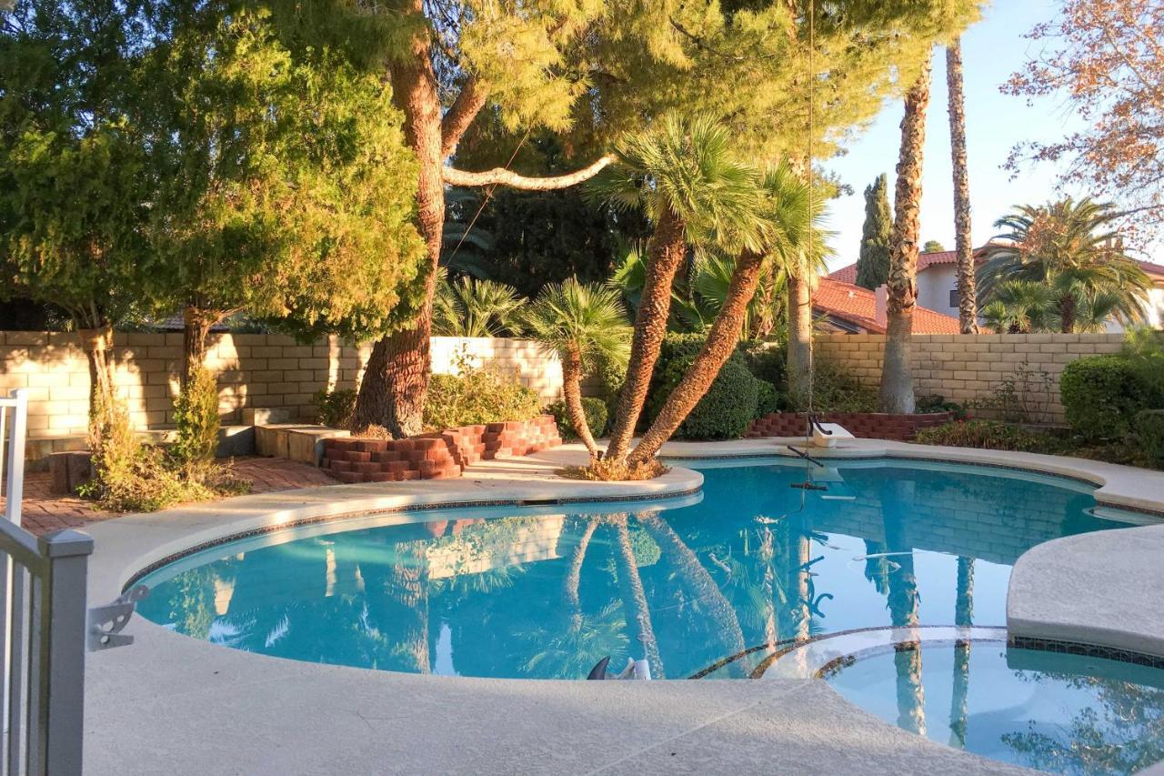 Holiday home House With Pool And Hot Tub - 1 Mi To Strip!