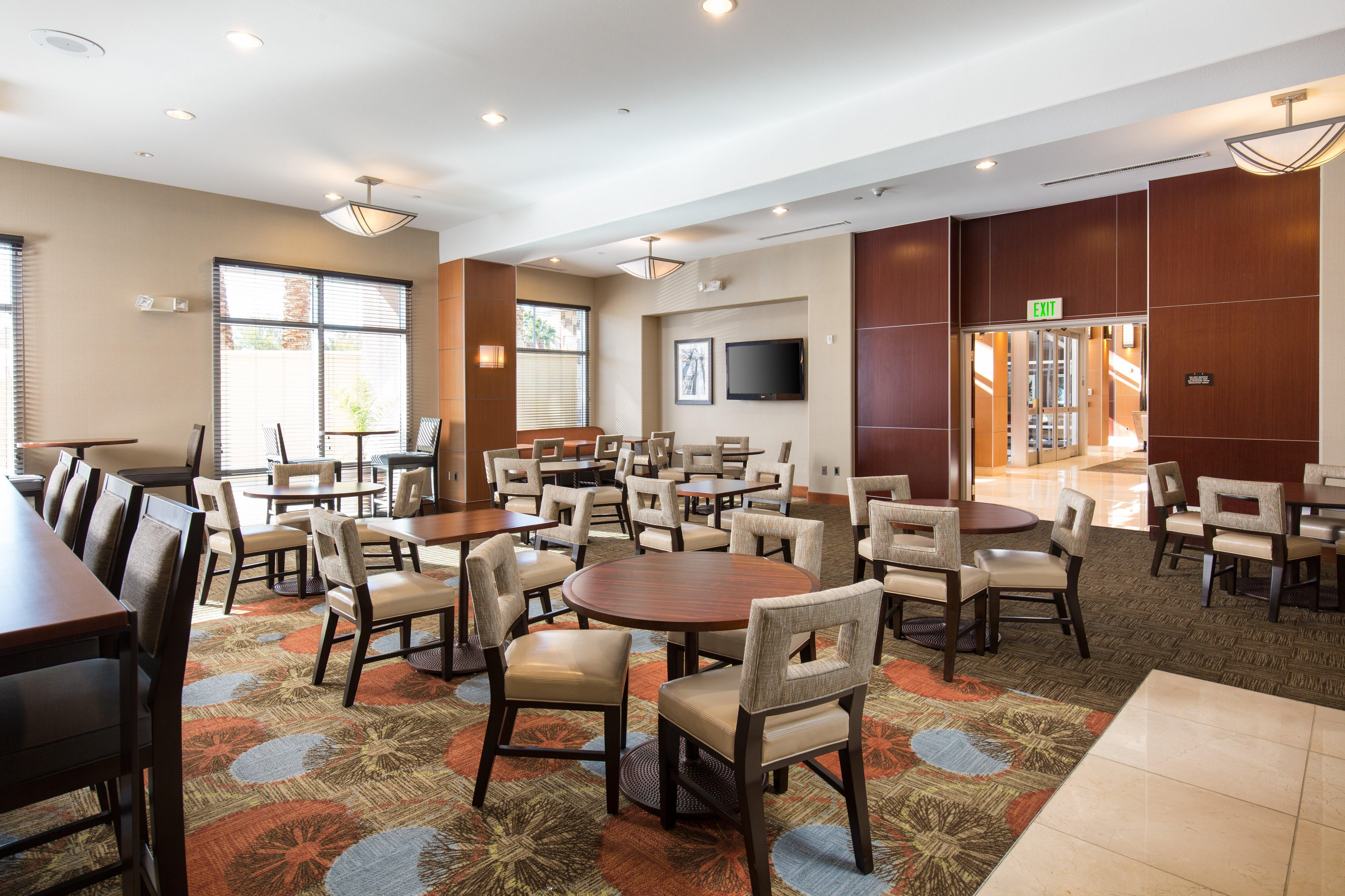 Staybridge Vegas - Stadium District Hotel