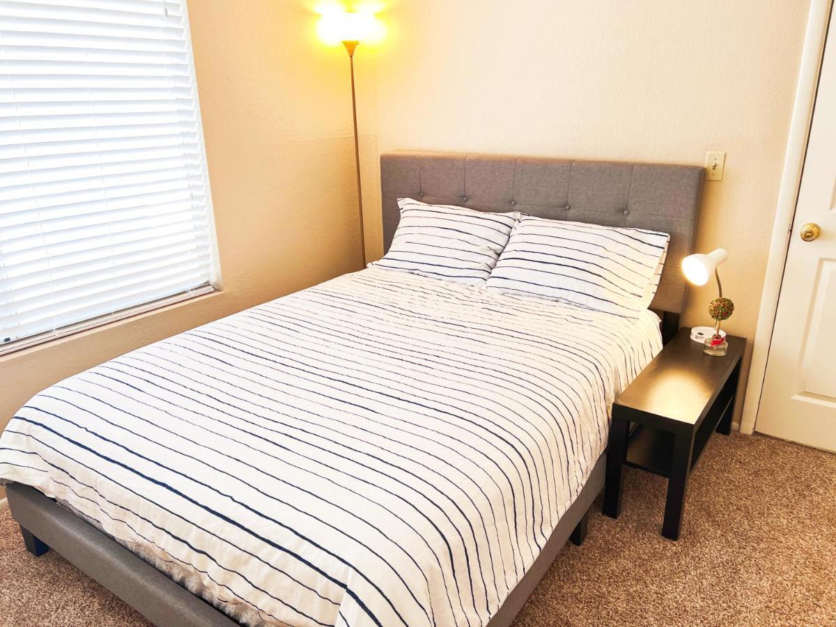 Perfect 4 Bedroom 10 Mins To The Strip Holiday home