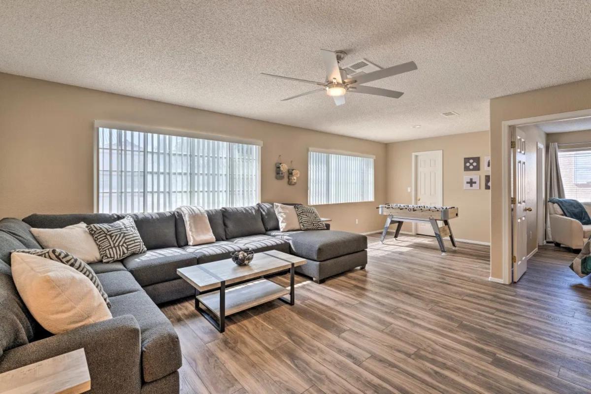 A Beautiful House With Hot Tub, Grill & Games! Holiday home Las Vegas