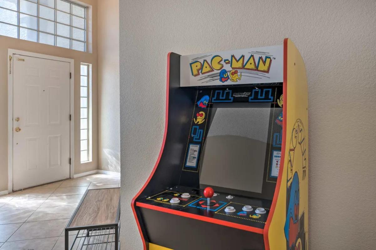 A Beautiful House With Hot Tub, Grill & Games! Holiday home Las Vegas