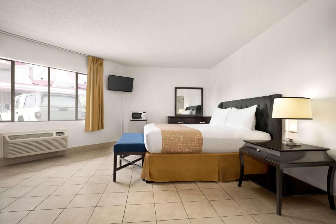 Travelodge By Wyndham Las Vegas