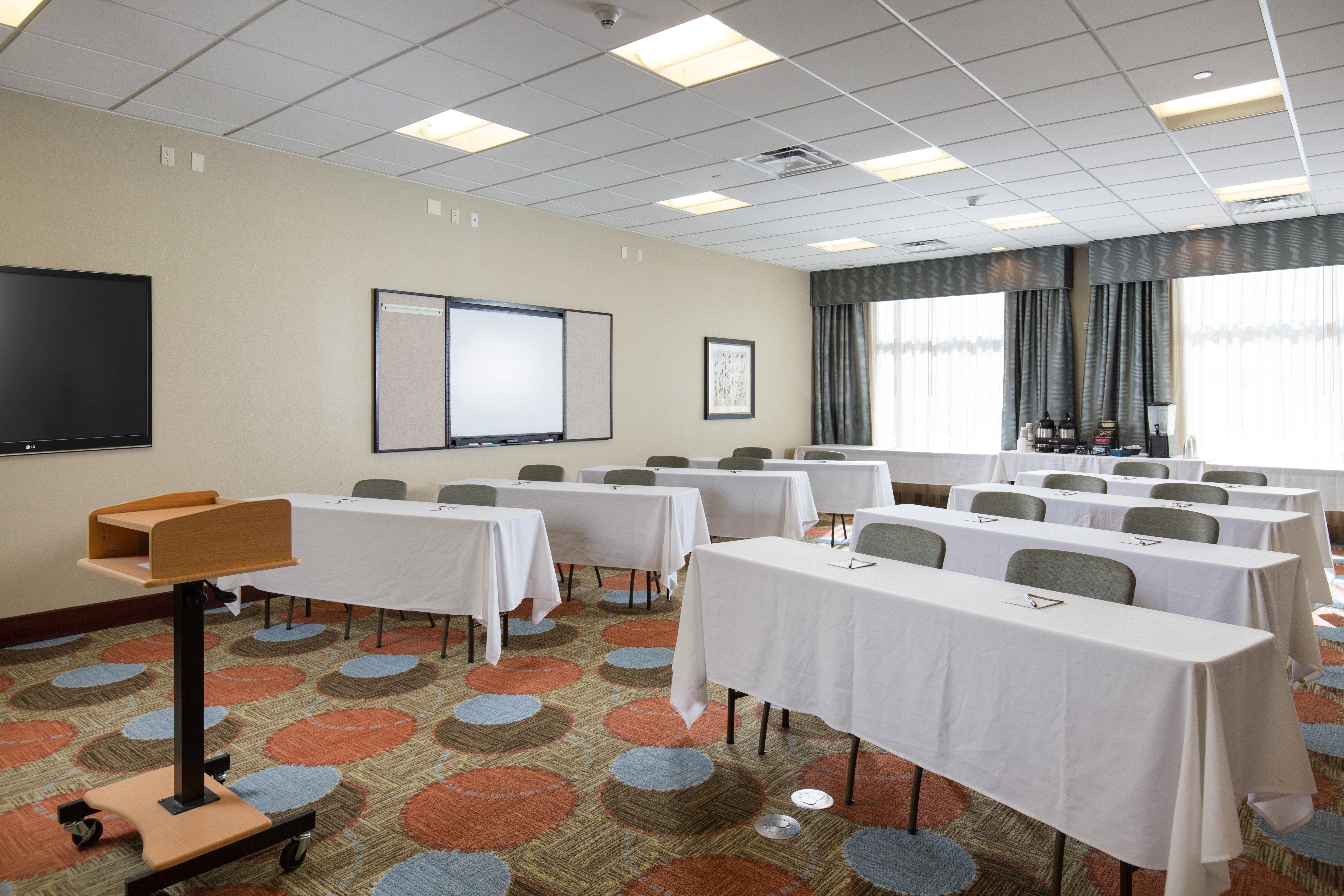 Staybridge Vegas - Stadium District Hotel 3*