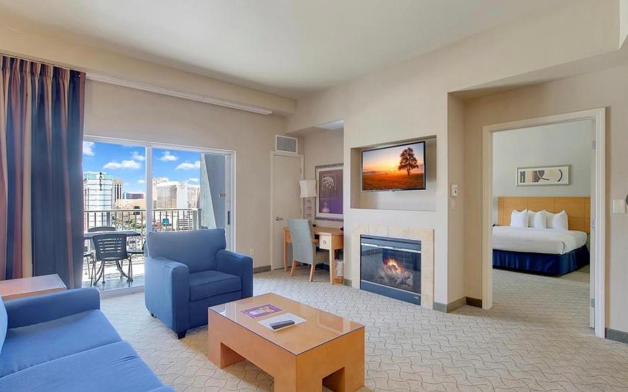 Aparthotel At Platinum Strip View 4*
