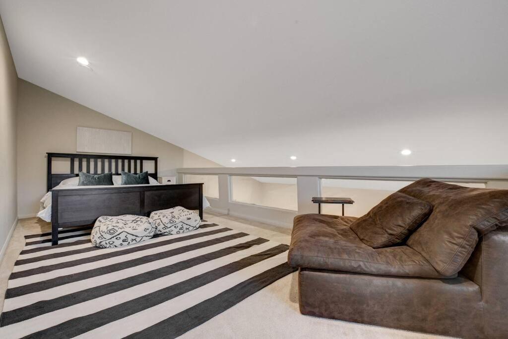 Beautiful 5br W/king Beds, Pool & Hot Tub, Games *