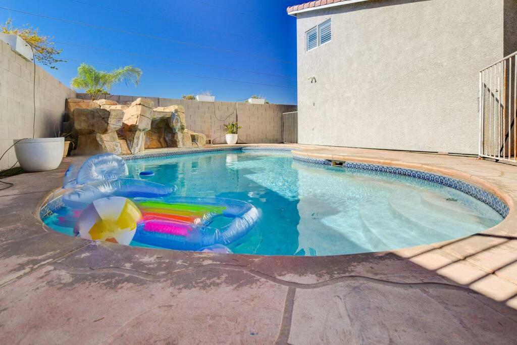 Holiday home Beautiful 5br W/king Beds, Pool & Hot Tub, Games *