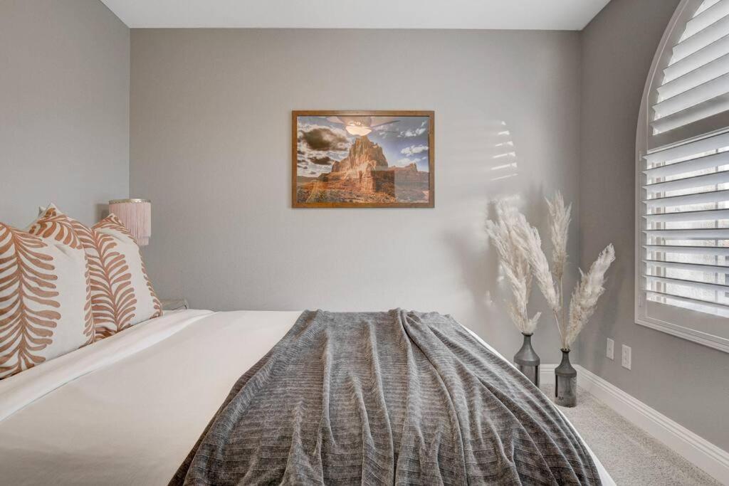 Beautiful 5br W/king Beds, Pool & Hot Tub, Games Holiday home