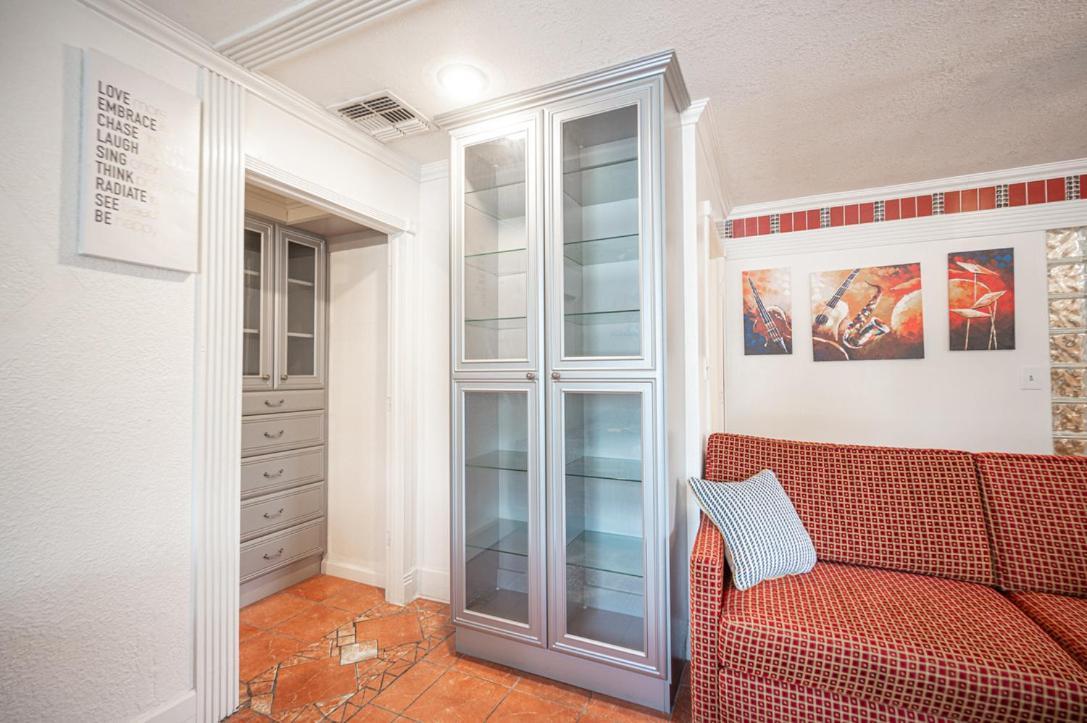 16 Large Studio With Kitchenette