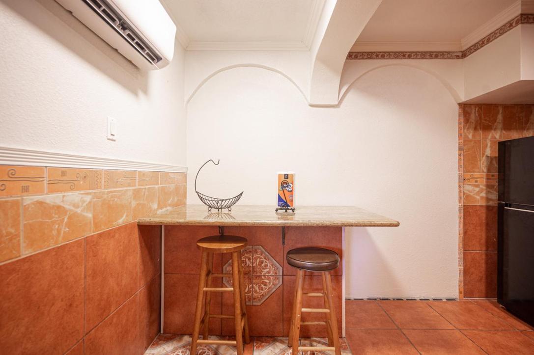 16 Large Studio With Kitchenette * Las Vegas