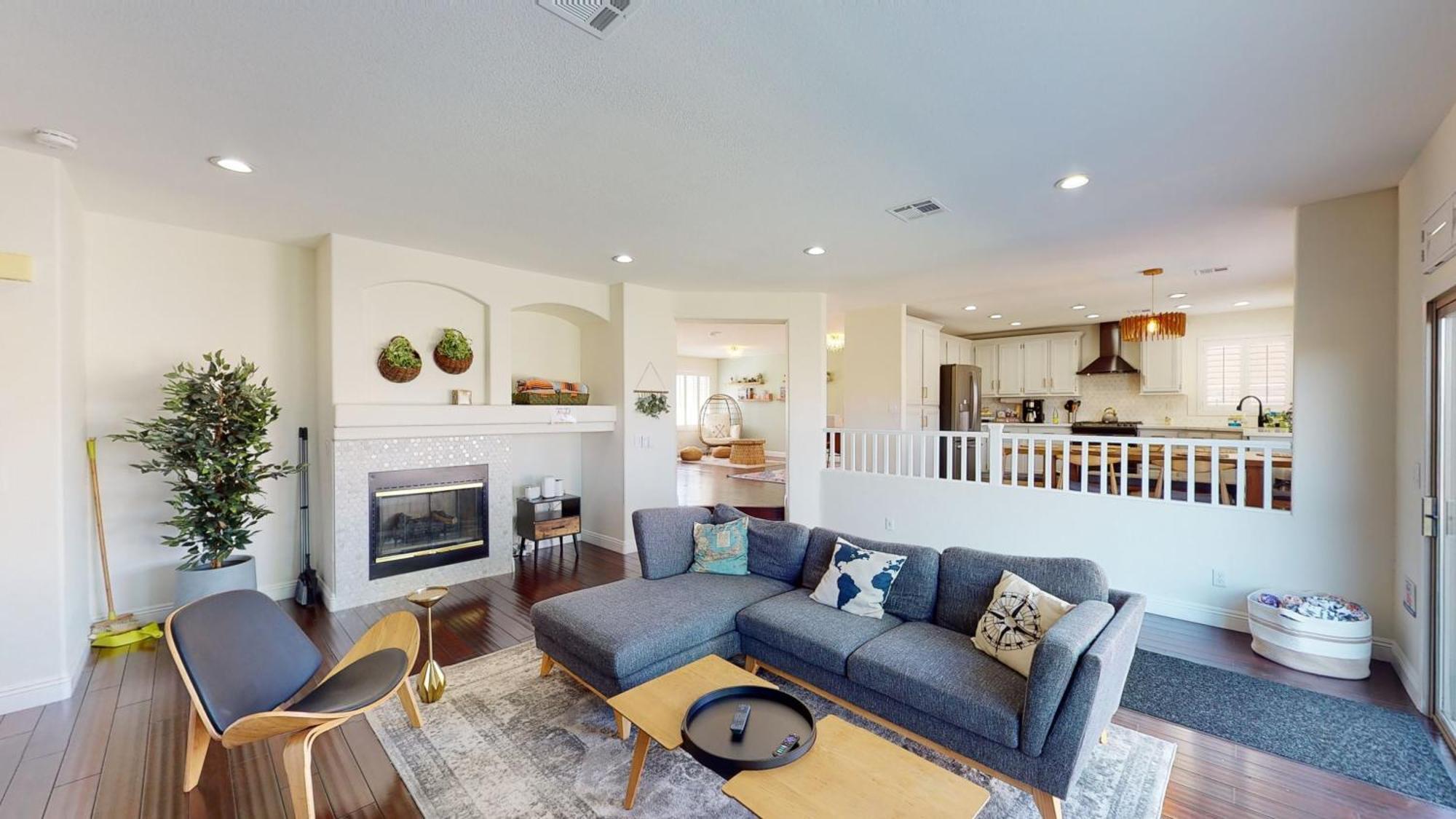 Buddha Gem, Central 6 Bed Room Luxury Home With Pool Hot Tub Game Room And Much More