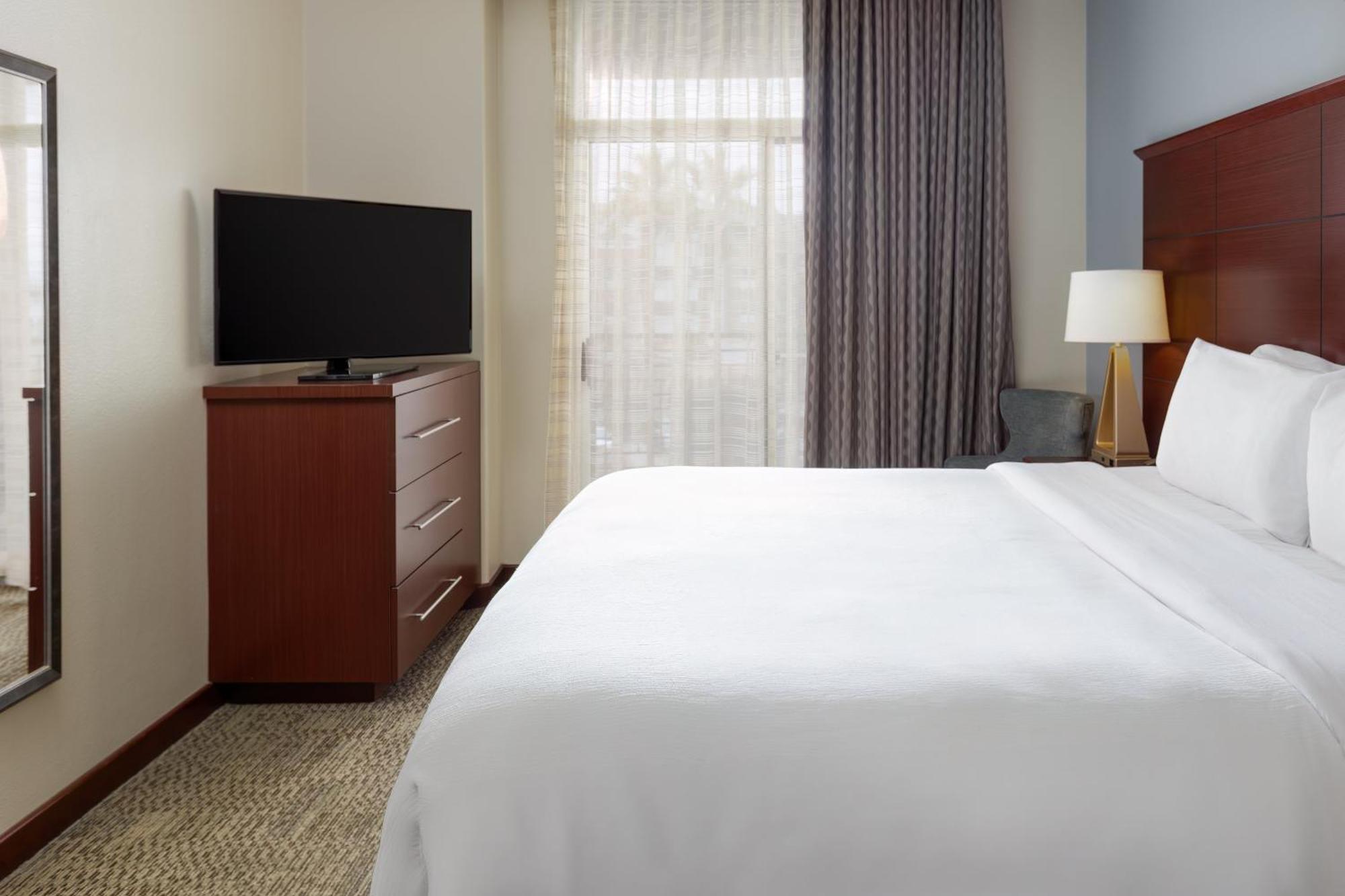 Staybridge Vegas - Stadium District Hotel