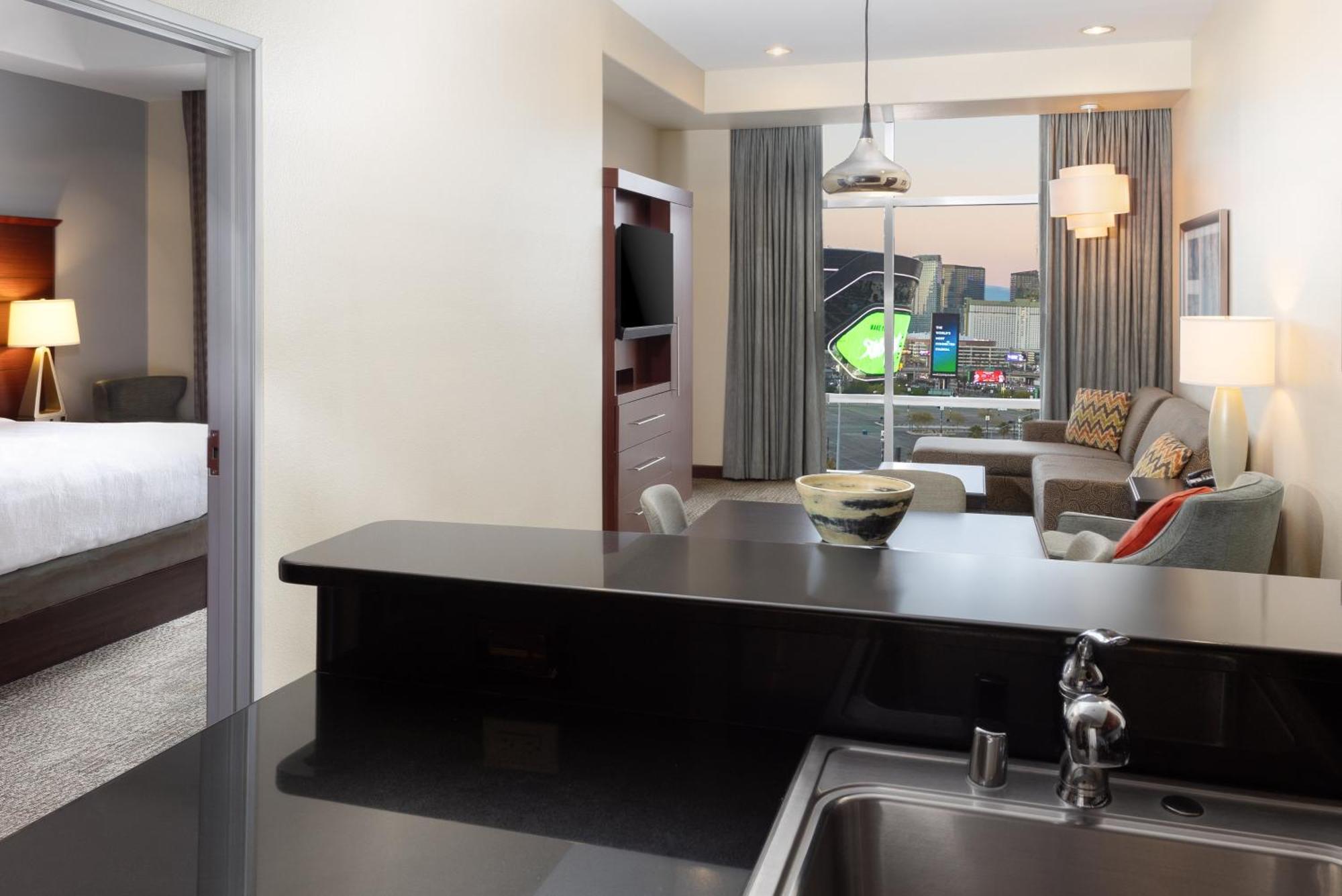 Staybridge Vegas - Stadium District