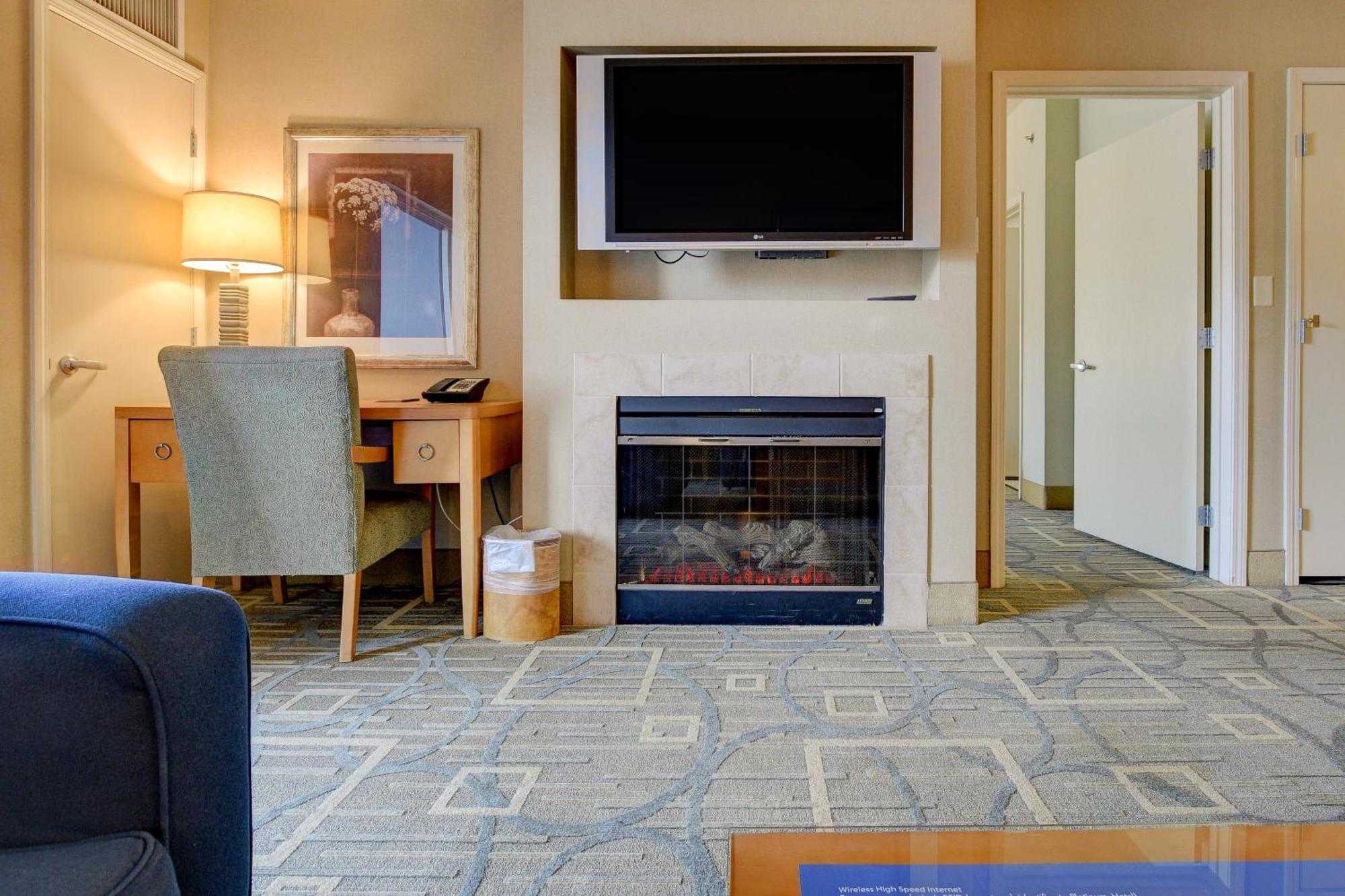 Princess * Platinum With Balcony Strip View * Las Vegas
