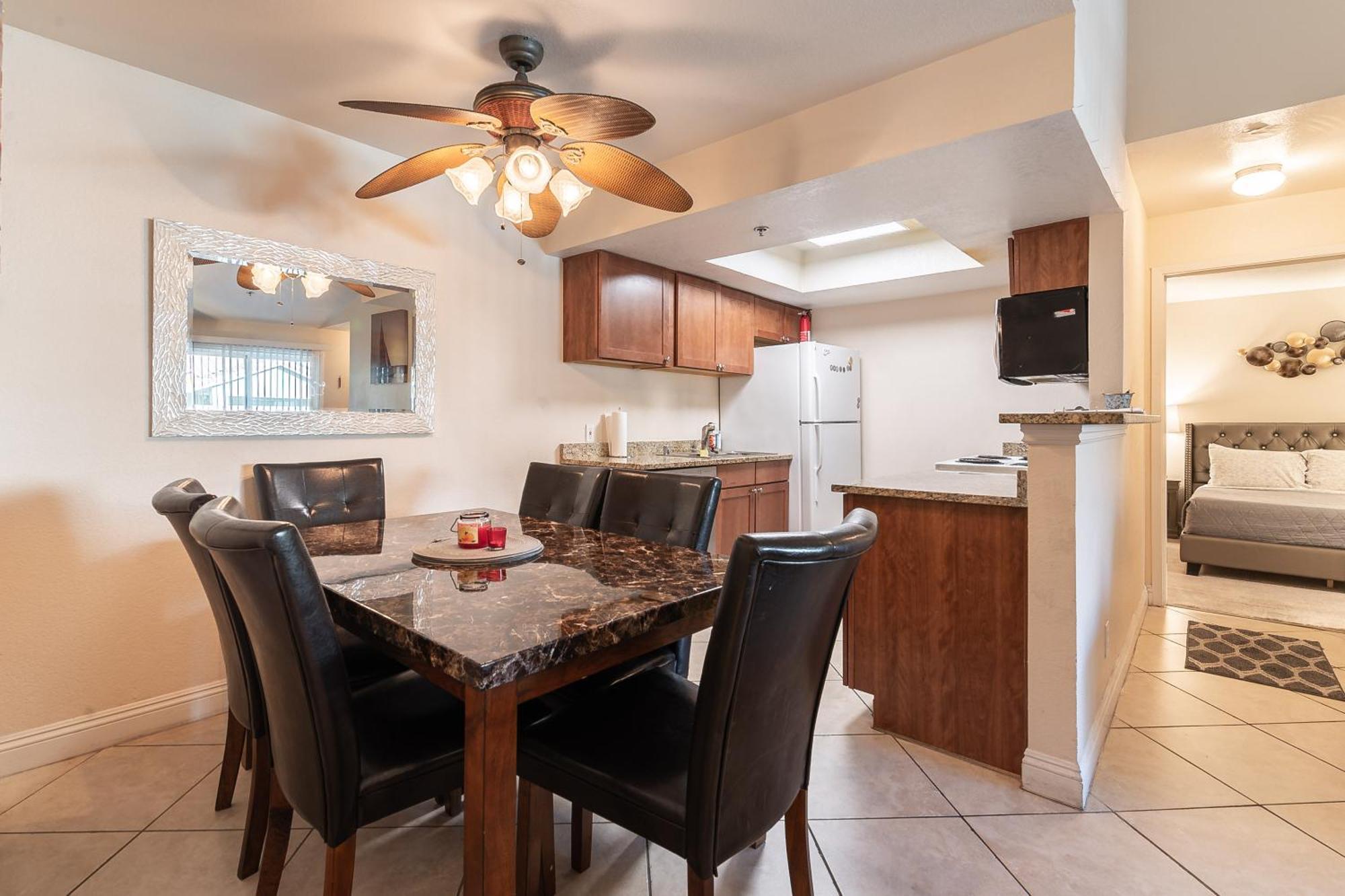 Apartment Stylish, Cozy 2br,2ba Near Rio, Vegas Luxury