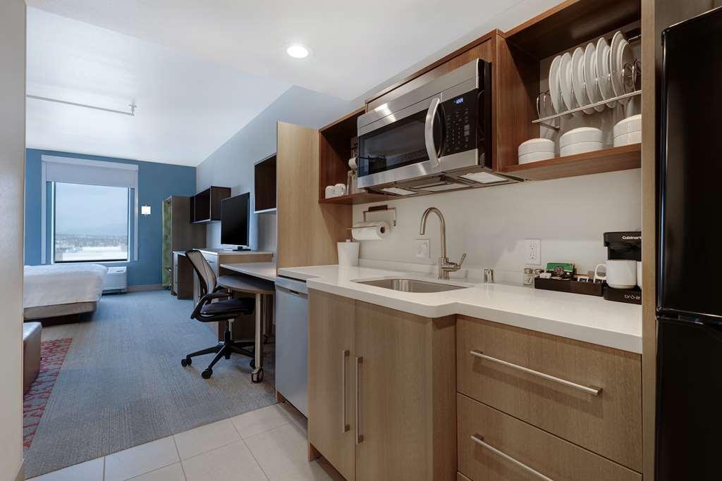 Home2 By Hilton Vegas I-215 Curve