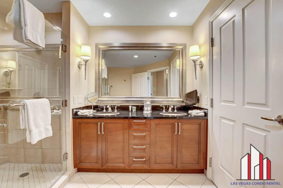 Holiday home Mgm Signature-34-709 F1 Track & Strip View Balcony *