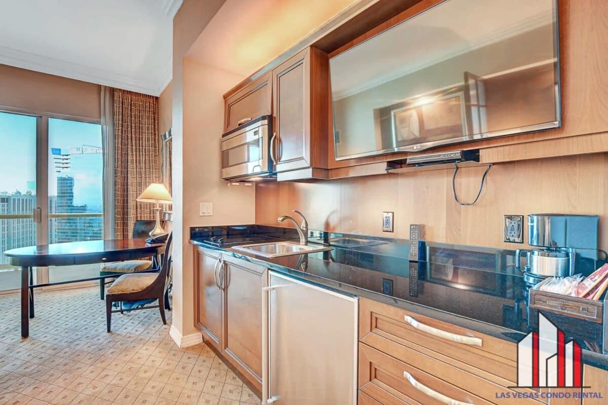 Holiday home Mgm Signature-34-709 F1 Track & Strip View Balcony *