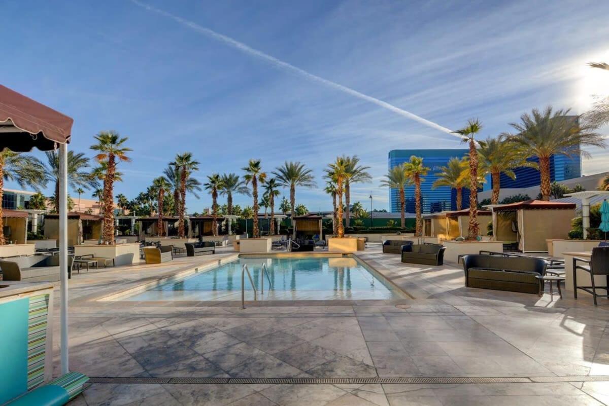 Mgm Signature-32-607 F1 Track & Strip View Balcony Las Vegas