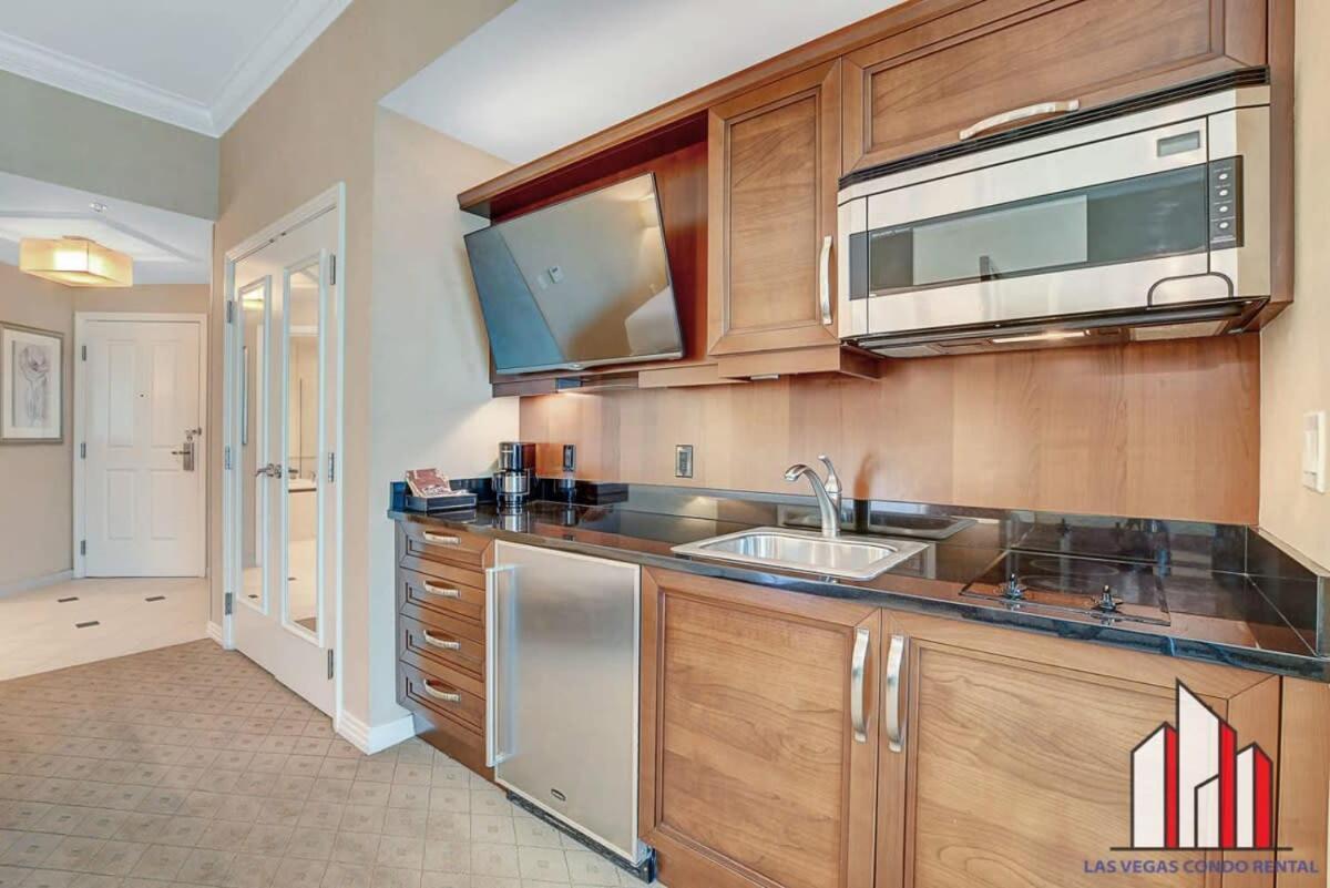 Holiday home Mgm Signature-32-607 F1 Track & Strip View Balcony