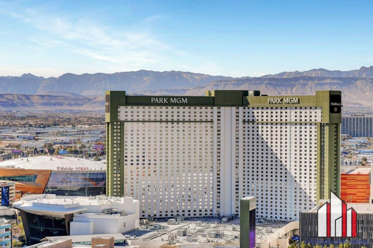 Mgm Signature-29-617 F1 Track & Strip View Balcony Las Vegas