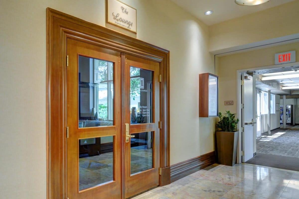 Holiday home Signature 2br3ba Balcony Combo Units 18-701 And 03 *