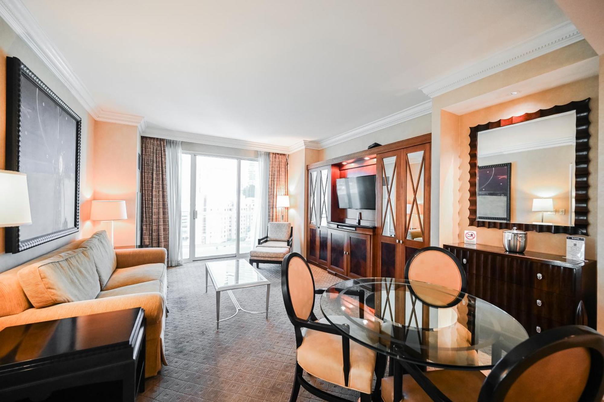 Aparthotel Stripviewsuites At Signature 3*