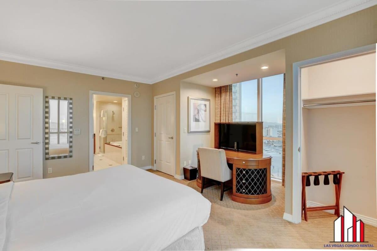 Signature 2br3ba Balcony Combo Units 20-618 And 20 Holiday home